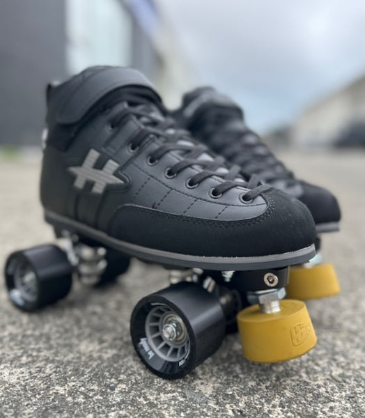 Hypno Sting Complete Roller Derby Skates