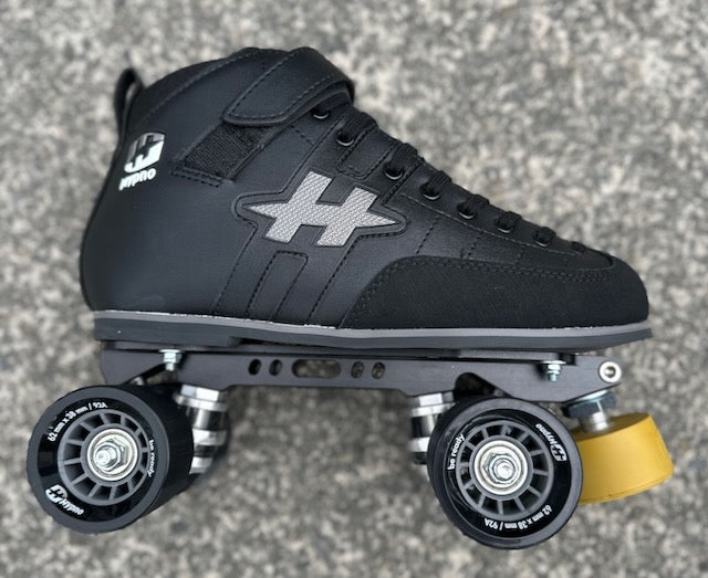 Hypno Sting Complete Roller Derby Skates