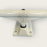 Destructo D1 mid in ghostface white on white colourway closeup
