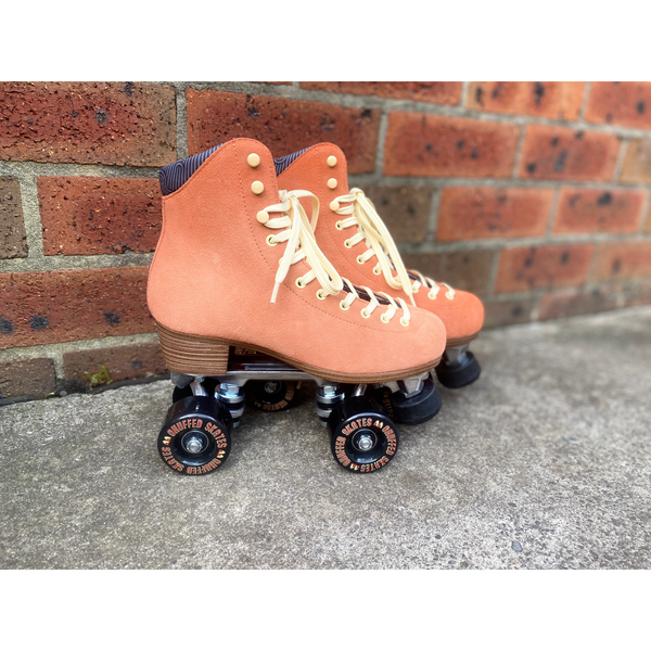 Chuffed wanderer roller skate in peach pink.
