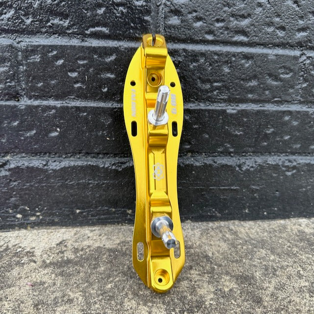 Atom pilot falcon roller skate base plates in gold